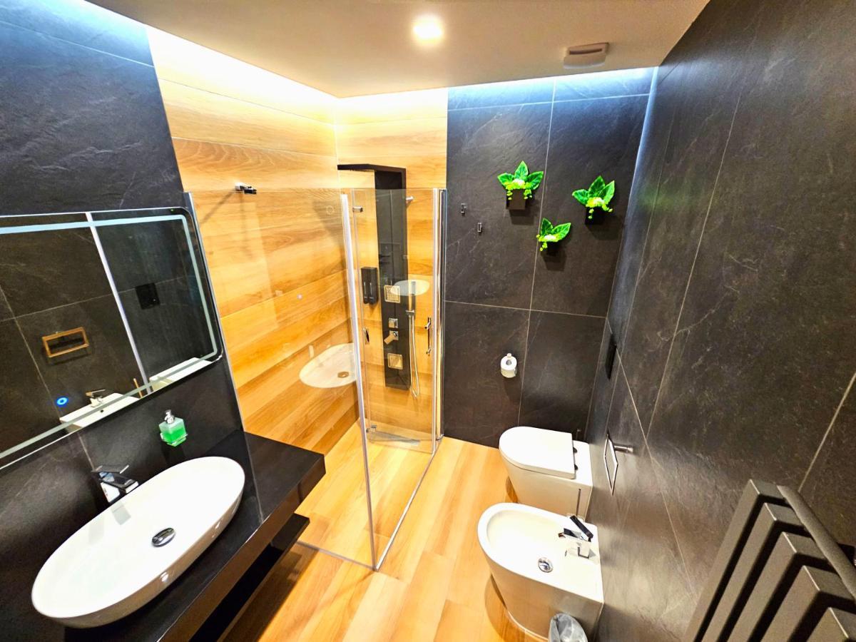 Trilogy Prestige - Central Premium Suites Lecce Dış mekan fotoğraf