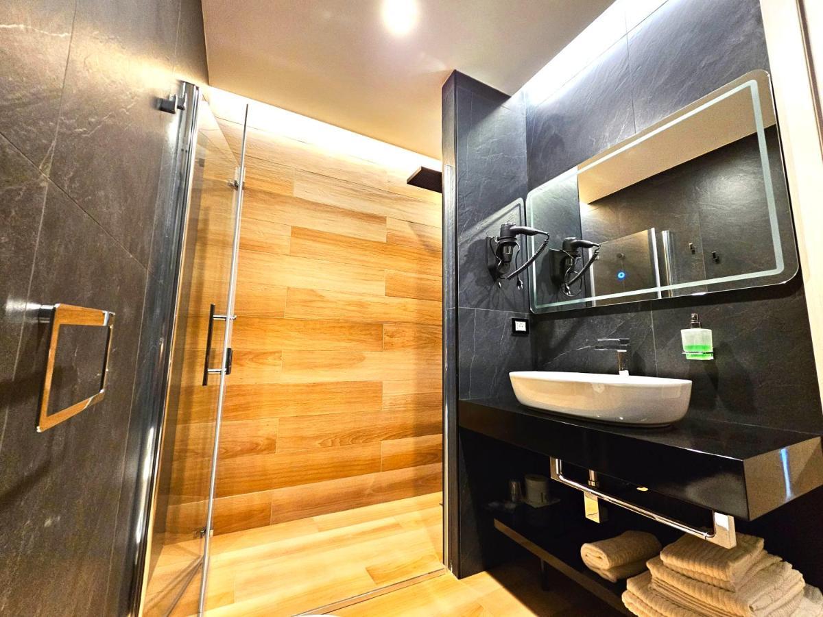 Trilogy Prestige - Central Premium Suites Lecce Dış mekan fotoğraf